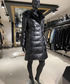 Sulemantel kapuutsiga nahk suurus EU 38