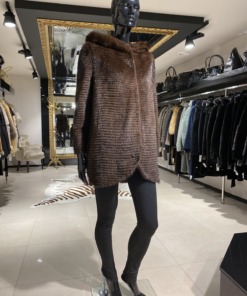 Jope kapuutsiga naarits suurus EU 44