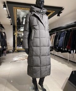 Mantel kapuutsiga riie suurus EU 48