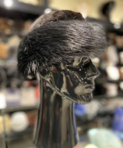 Müts pügatud naarits, kobras